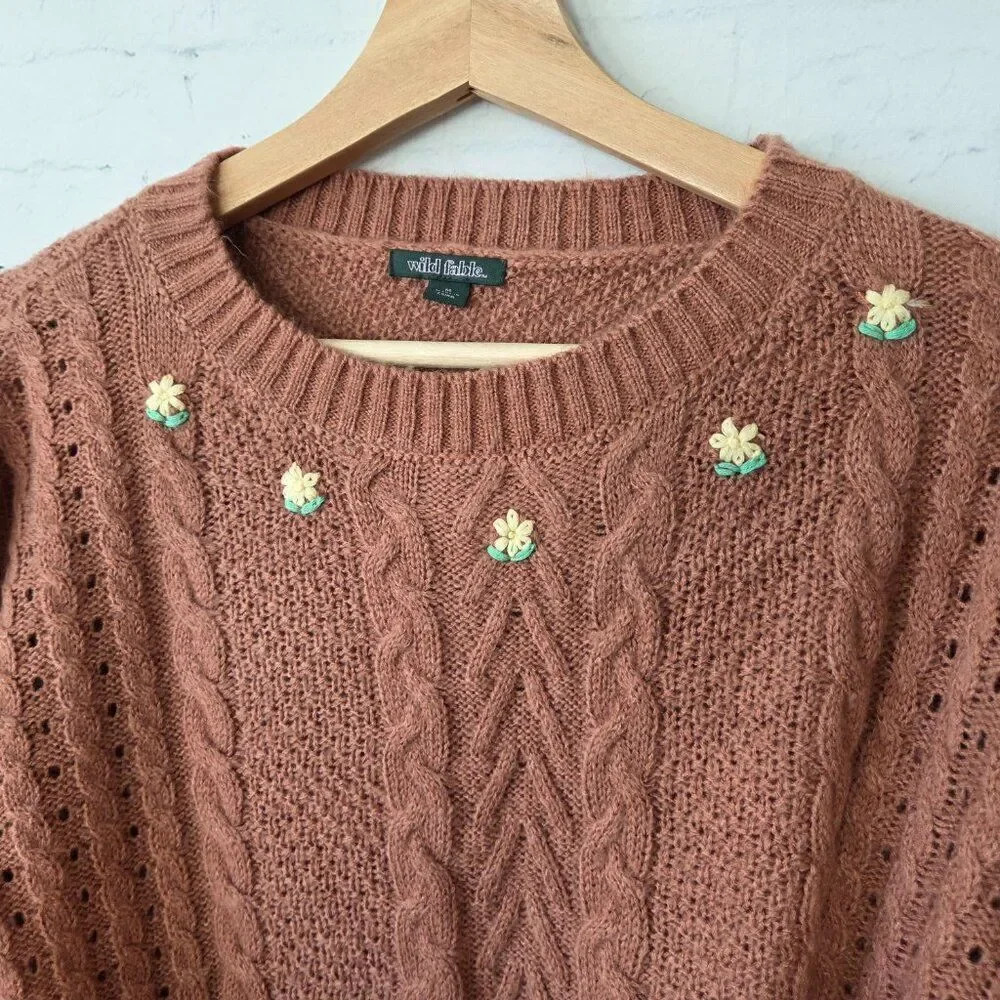 Wild Fable Cable Knit Embroidery Sweater Size M Brown Floral Crew Balloon Sleeve